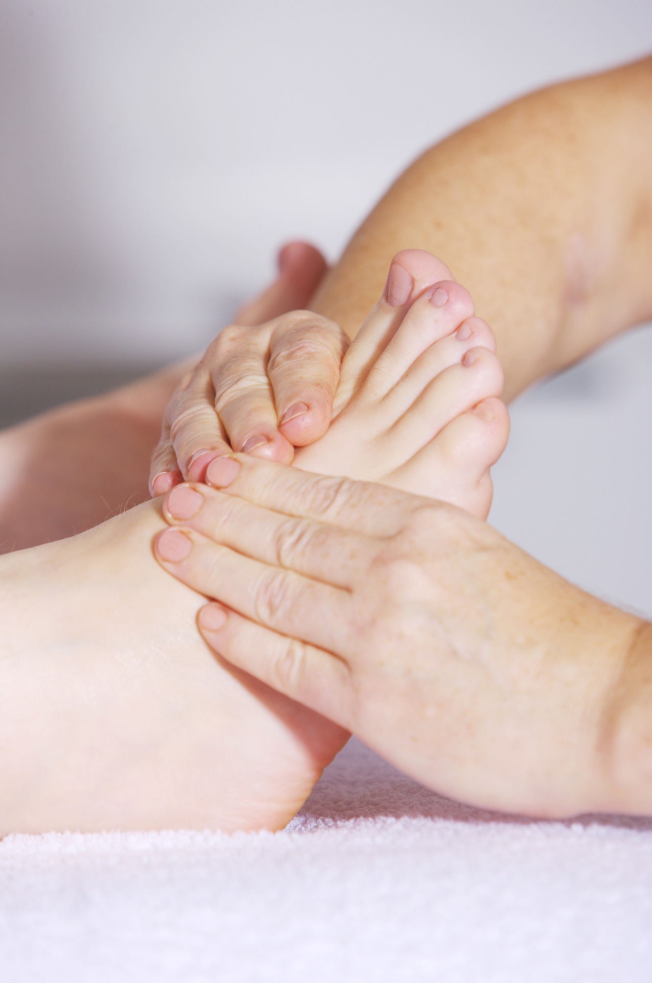 foot-massage-2133279_1920